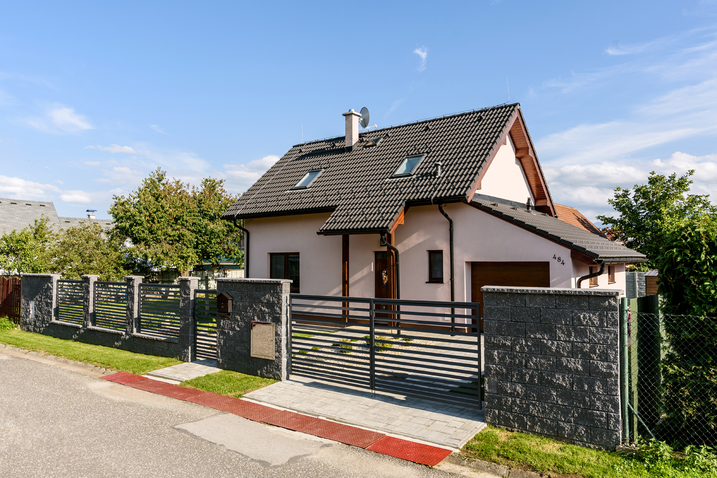 Lenka 25